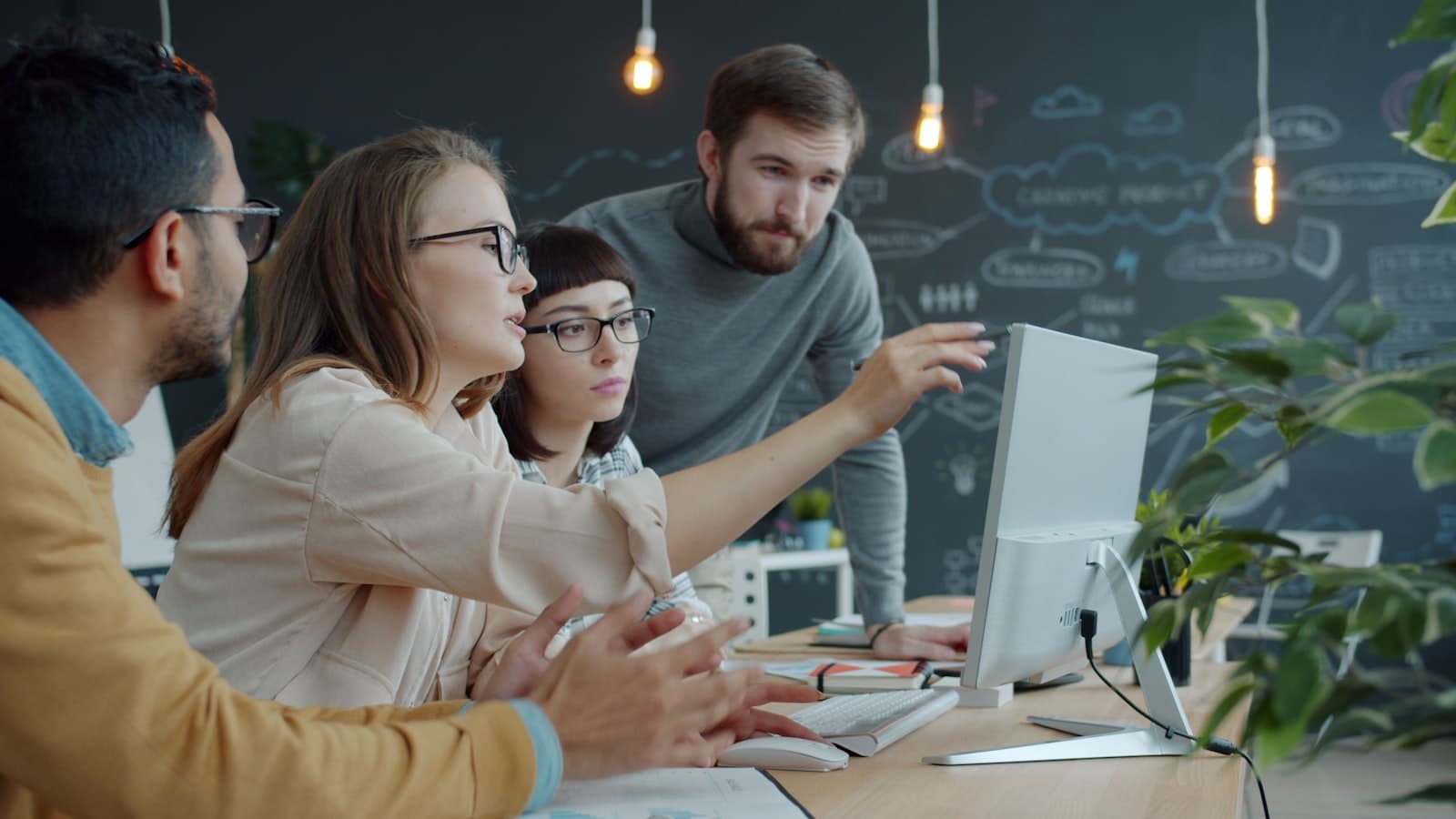 Sesión de trabajo revisando una solución